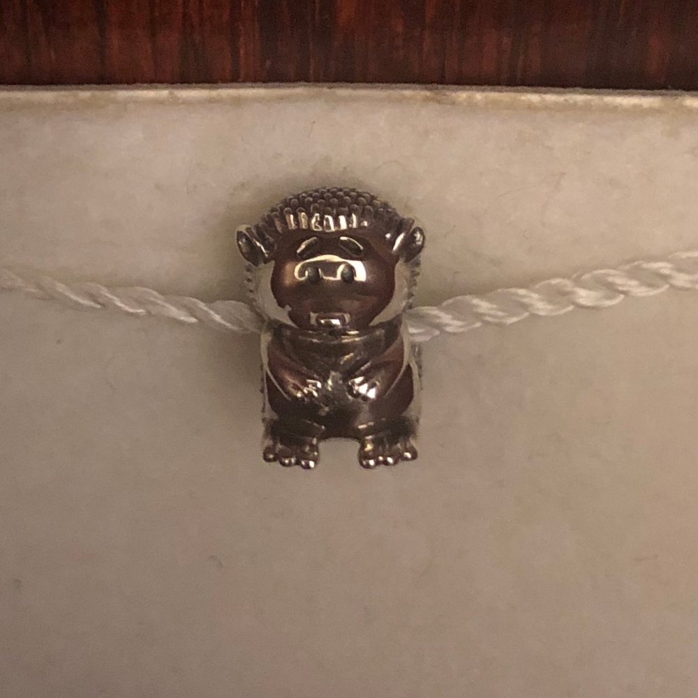 Hedgehog Bead - Picture 2 of 2